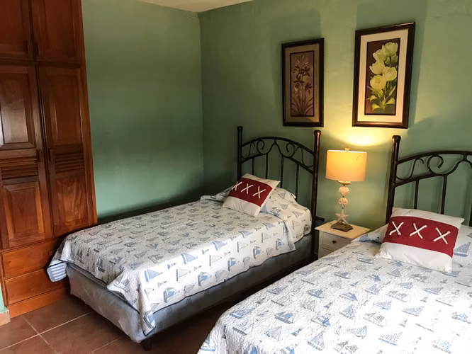 Coronado. Calles Los Jobos. 800mts 3r 3.5b piscina $401,000.00 - Imagen 9