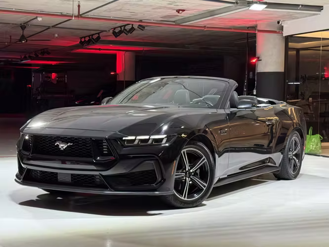 FORD MUSTANG CONVERTIBLE 2024