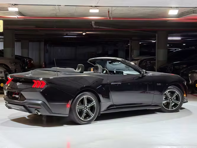 FORD MUSTANG CONVERTIBLE 2024