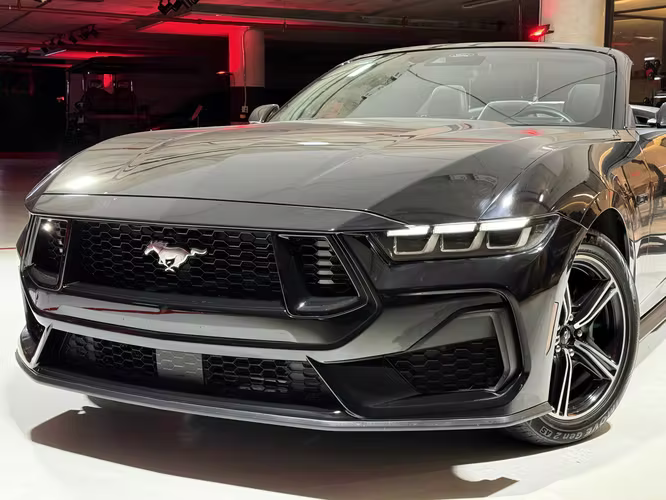 FORD MUSTANG CONVERTIBLE 2024