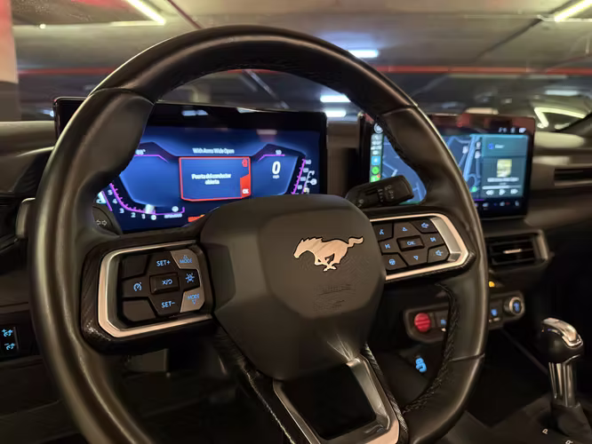 FORD MUSTANG CONVERTIBLE 2024