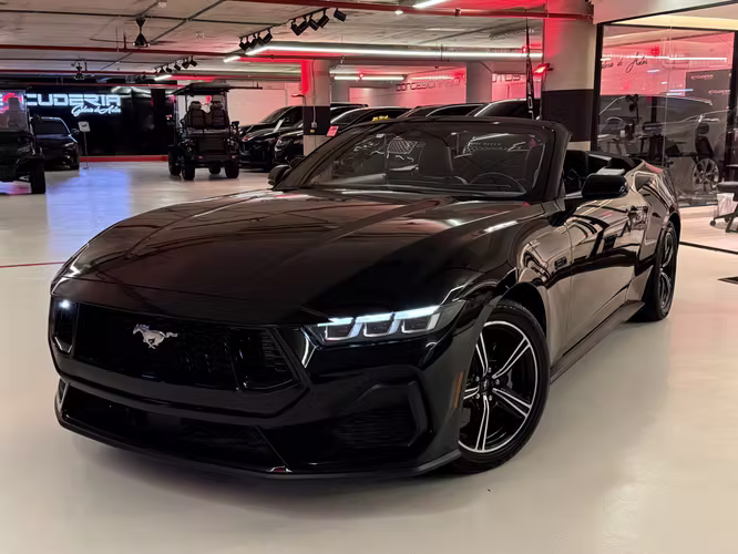 FORD MUSTANG CONVERTIBLE 2024