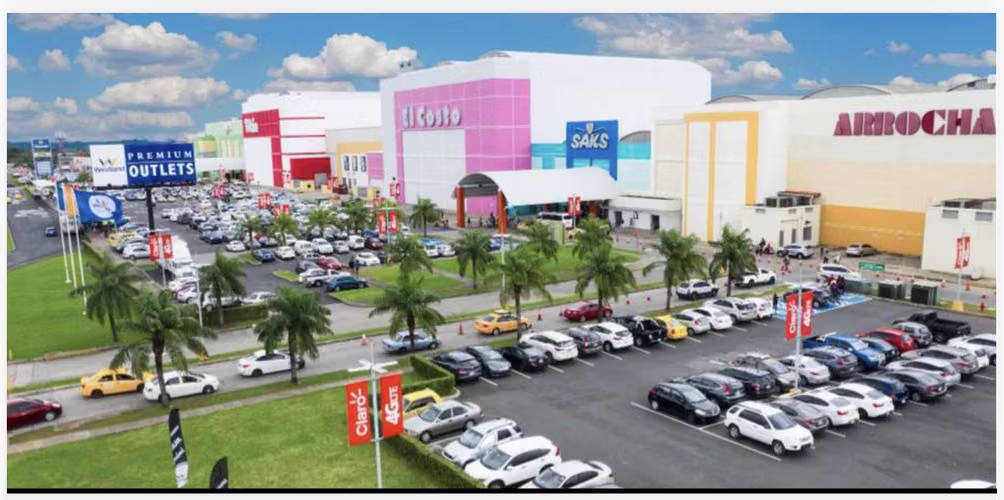 AMPLIO LOCAL COMERCIAL EN WESTLAND MALL – VENTA O ALQUILER