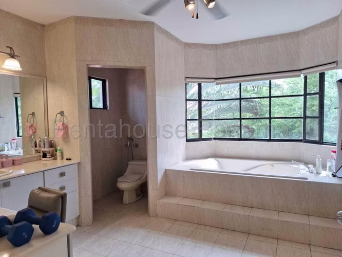 Amplia Casa con Piscina Privada en Costa Serena – 425 m² | GC - Imagen 13