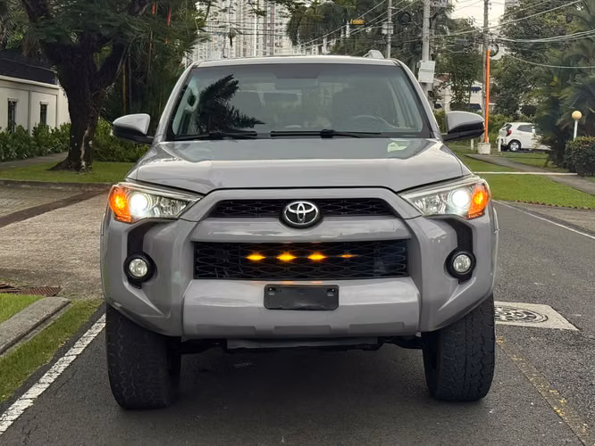 Toyota 4Runner Año 2015, Automática 