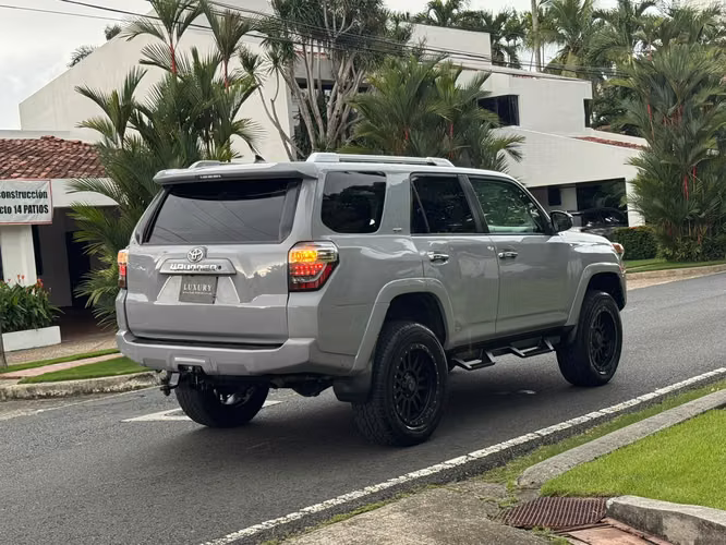 Toyota 4Runner Año 2015, Automática 