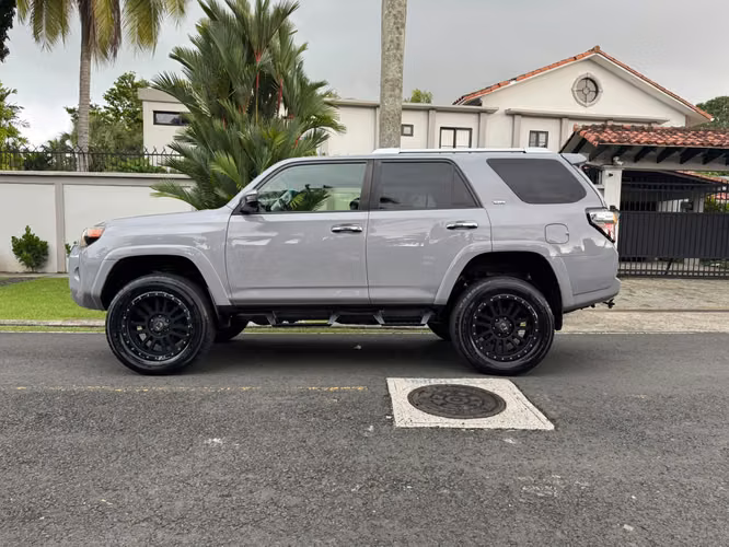 Toyota 4Runner Año 2015, Automática 