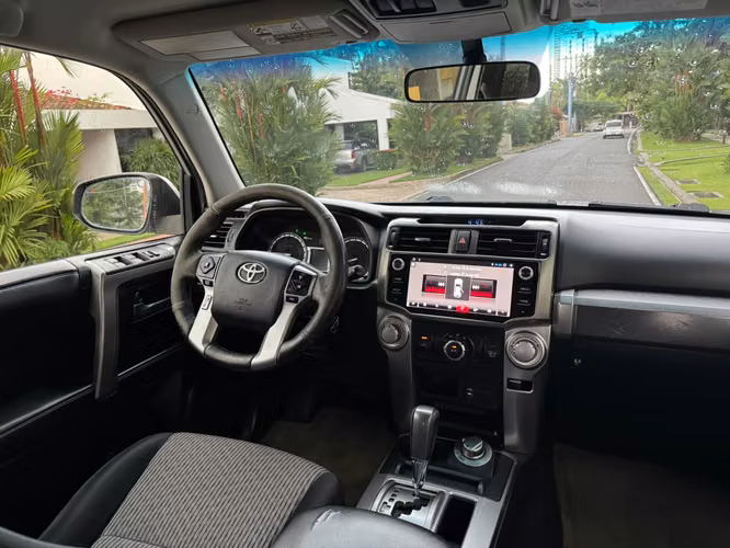 Toyota 4Runner Año 2015, Automática 
