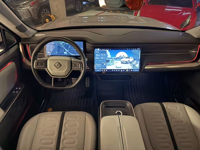 RIVIAN R1S QUAD-MOTOR AWD 2024 - Imagen 19
