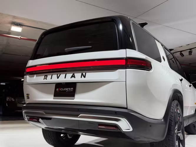 RIVIAN R1S QUAD-MOTOR AWD 2024 - Imagen 6