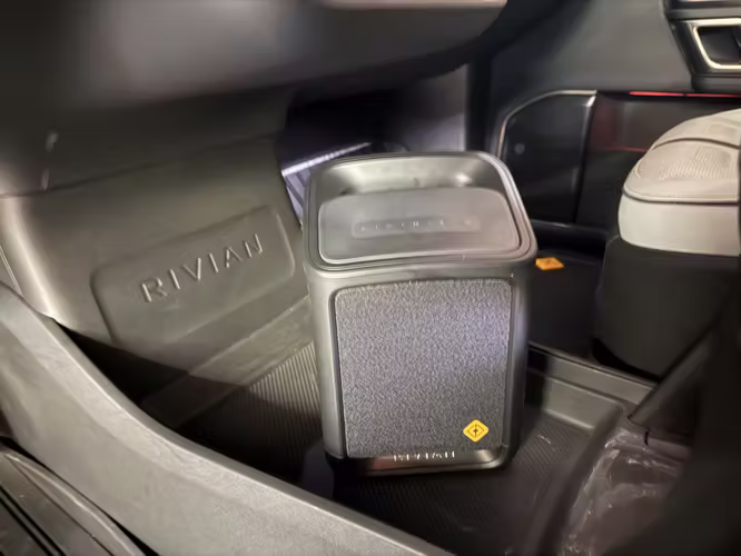RIVIAN R1S QUAD-MOTOR AWD 2024 - Imagen 15