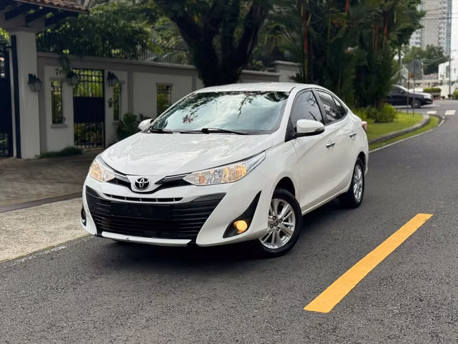 Toyota Yaris Año 2018 ~ Version Semi Full   