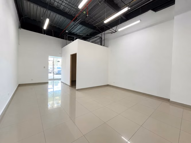 LOCAL COMERCIAL EN ALQUILER EN CODADO DEL REY- 98M2 EN PB