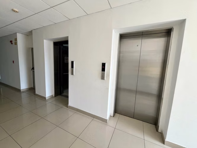 LOCAL COMERCIAL EN ALQUILER EN CODADO DEL REY- 98M2 EN PB