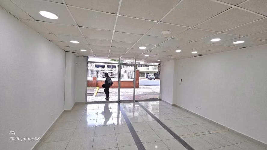 Commercial space in Via Porras