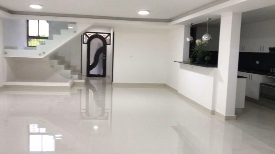Casa en San Francisco I 4 Rec I con terraza y remodelada - Imagen 2