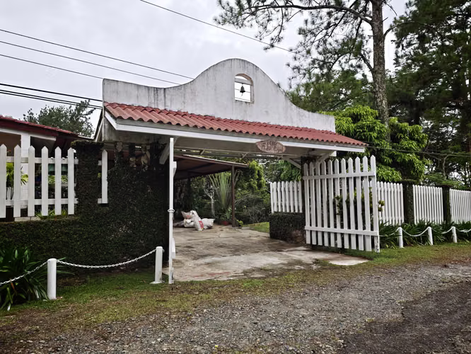 Se Vende  Espectacular Residencia en Las Nubes de Cerro Azul