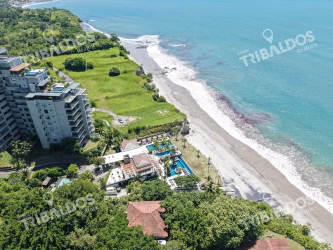 Apartamento tipo casa de Playa con piscina en Punta Caelo, San Carlos