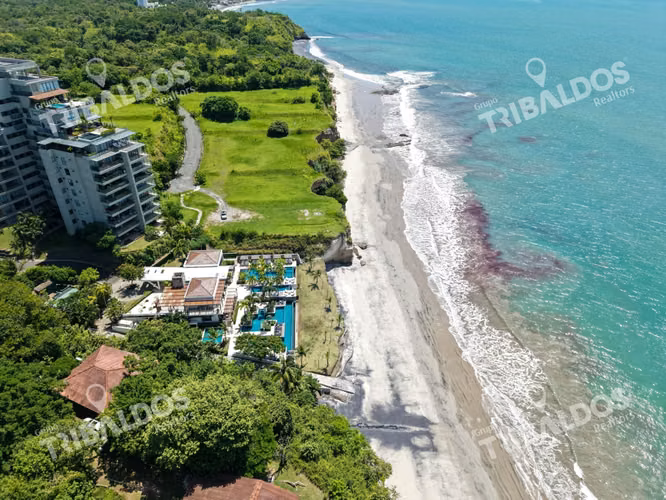 Apartamento tipo casa de Playa con piscina en Punta Caelo, San Carlos