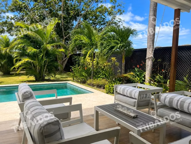 Apartamento tipo casa de Playa con piscina en Punta Caelo, San Carlos