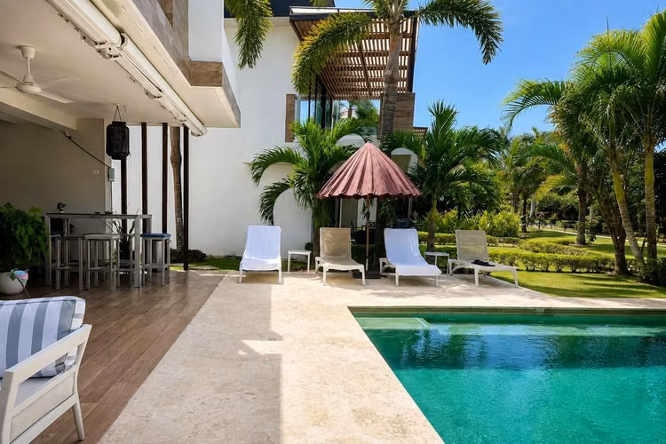 Apartamento tipo casa de Playa con piscina en Punta Caelo, San Carlos