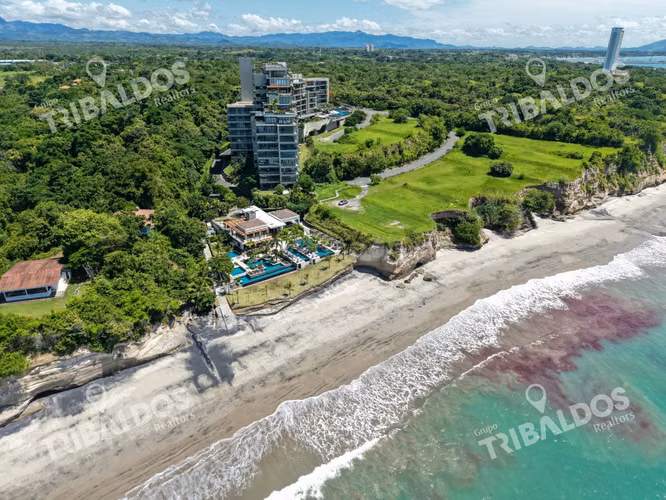 Apartamento tipo casa de Playa con piscina en Punta Caelo, San Carlos
