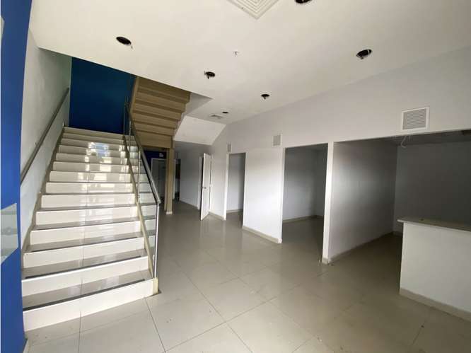 Alquiler de Galera de 1,603 metros en Villa Zaita