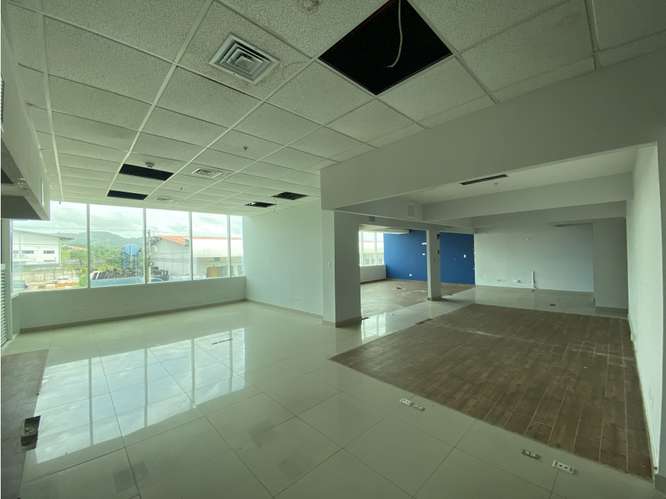 Alquiler de Galera de 1,603 metros en Villa Zaita