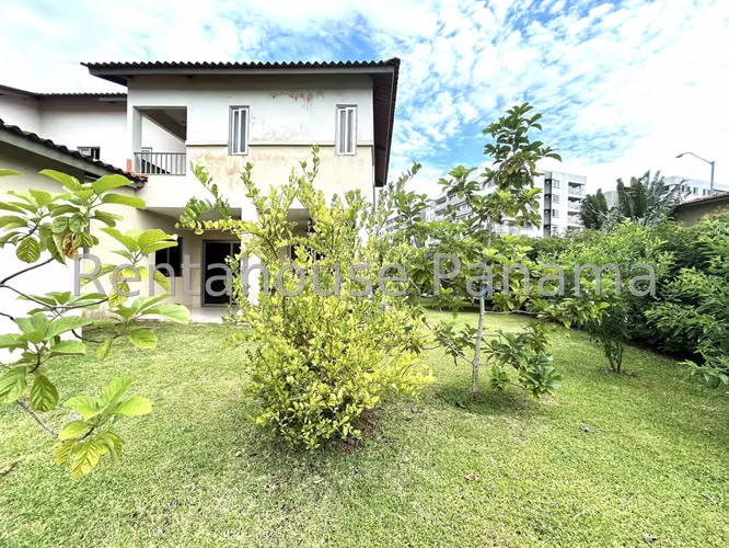 Venta de Casa en Panama Pacifico Woodlands EC