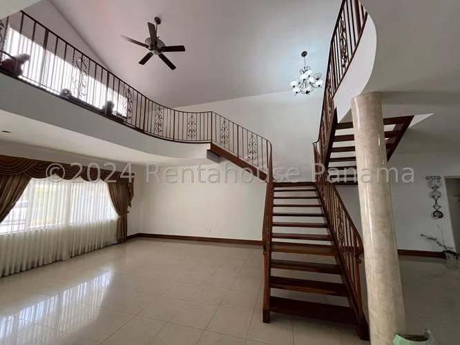 Venta de Casa en Las Cumbres Solo Cliente Directo MC