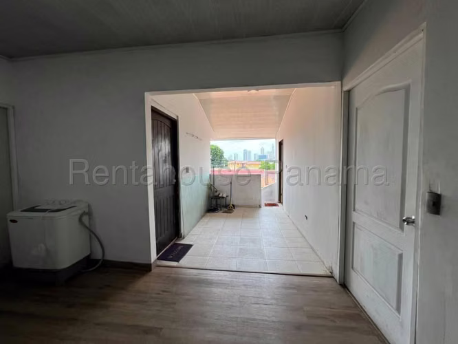 RR VENTA DE CASA EN PARQUE LEFEVRE CHANIS