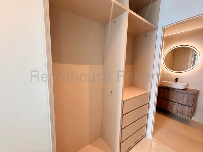 Alquilo Apartamento en Punta Pacifica OF27-2231