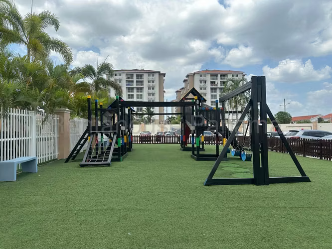 Venta de Apartamento en Ph Torres de Versalles 100 Mts PD