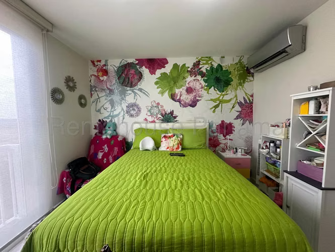 Venta de Apartamento en Ph Torres de Versalles 100 Mts PD