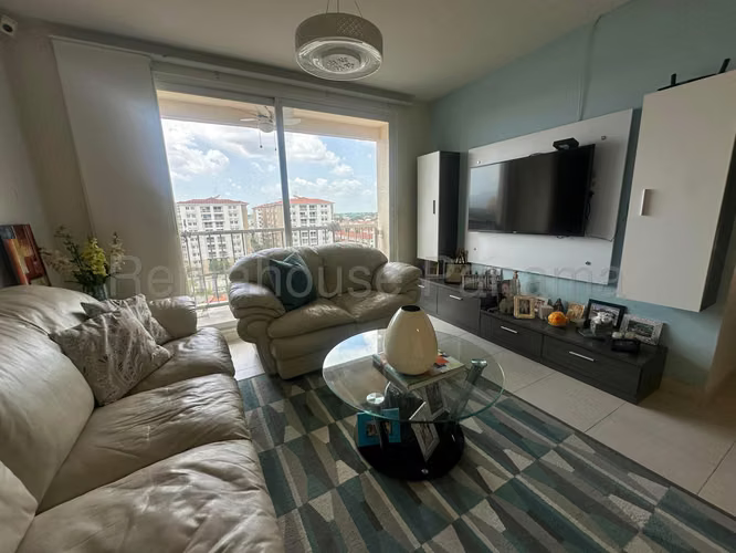Venta de Apartamento en Ph Torres de Versalles 100 Mts PD