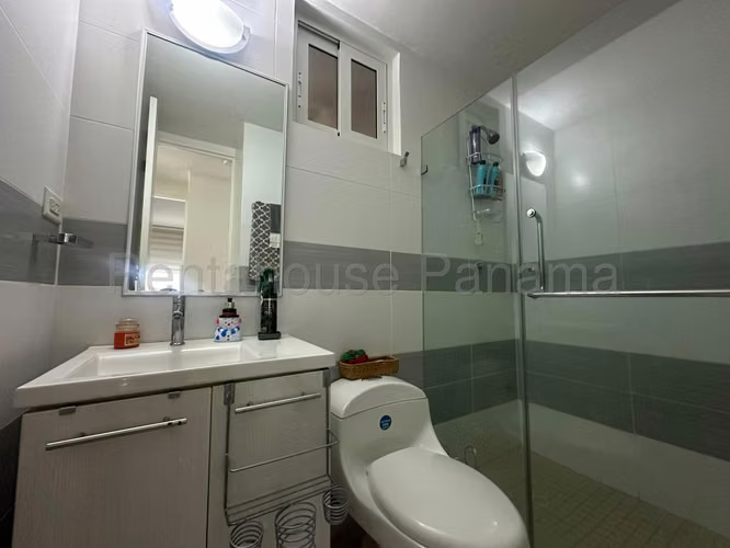 Venta de Apartamento en Ph Torres de Versalles 100 Mts PD