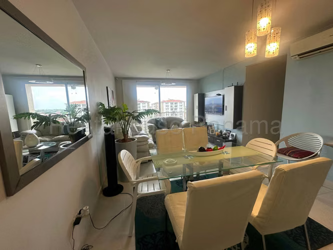 Venta de Apartamento en Ph Torres de Versalles SN