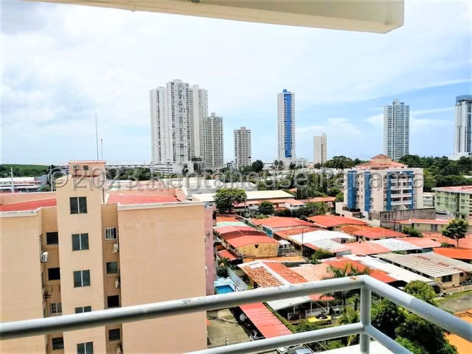 Venta de Apartamento de 78 m2 en PH Parque Lefevre Sky 27-1596GG