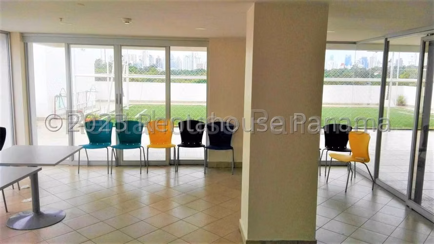 Venta de Apartamento de 78 m2 en PH Parque Lefevre Sky 27-1596GG