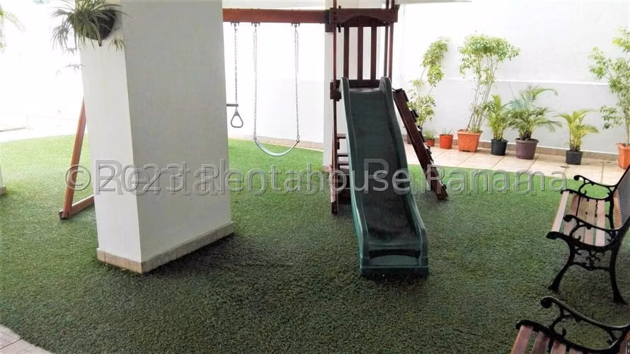 Venta de Apartamento de 78 m2 en PH Parque Lefevre Sky 27-1596GG