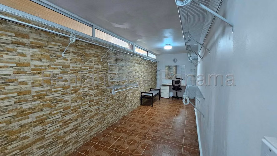 Alquilo Casa de 453m2 en Vista Alegre Quintas de Nuevo Arr 27-438SRZ - Imagen 9