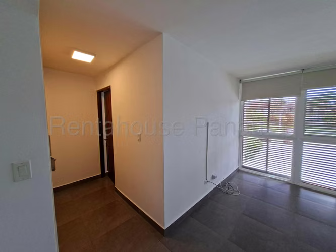 Alquilo Apartamento de 221.61m2 en San Carlos, Las Islas Punta Barco 27-1463SRZ