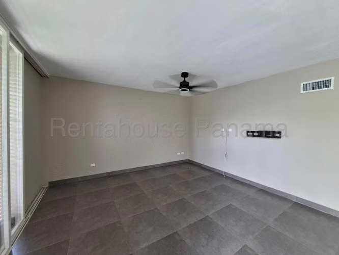 Alquilo Apartamento de 221.61m2 en San Carlos, Las Islas Punta Barco 27-1463SRZ