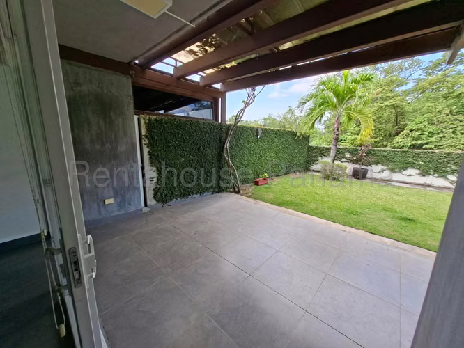 Alquilo Apartamento de 221.61m2 en San Carlos, Las Islas Punta Barco 27-1463SRZ