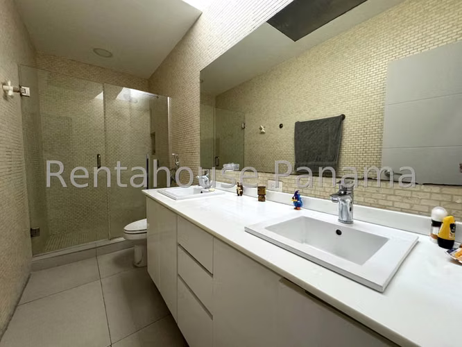 Venta de Casa en La Alameda MPS27-338