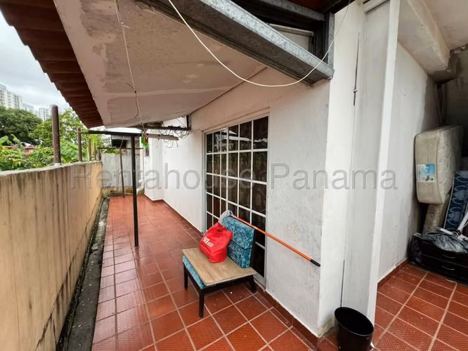 Casa en Venta en Parque Lefevre 27LDC2233