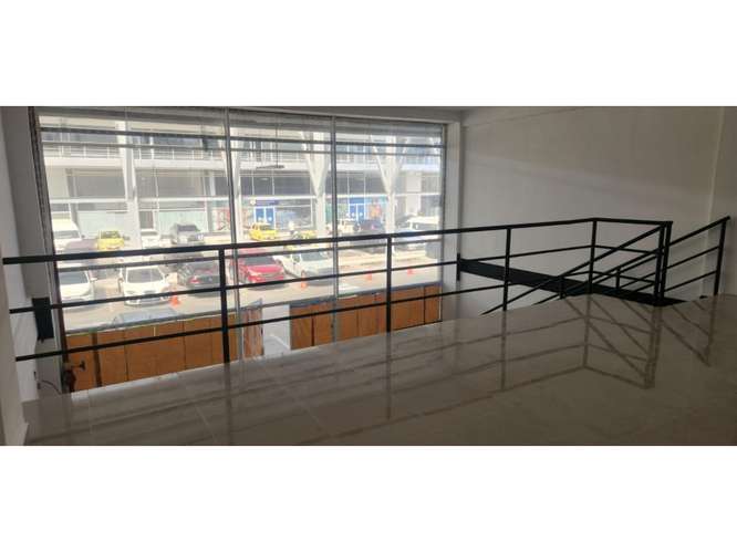 SE ALQUILA LOCAL LAS MAÑANITAS GALERIA PANAMERICANA 21M ALTILLO 1BAÑO