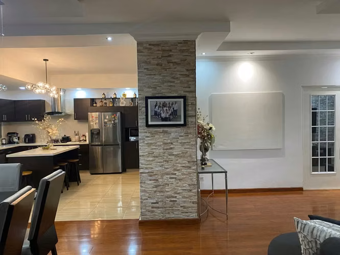 Venta Casa de 2 Niveles en Albrook - YP