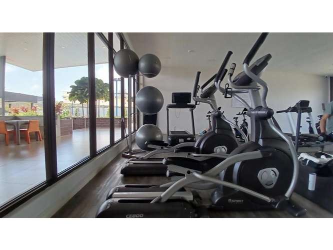 SE VENDE CASA BRISAS DEL GOLF VICTORIA 164M 3HABITACION 2 BAÑOS DUPLEX