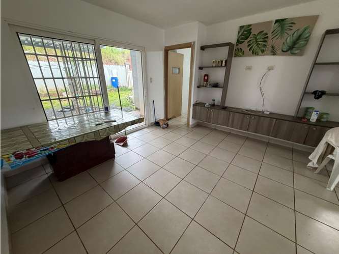 SE VENDE CASA BRISAS DEL GOLF VICTORIA 164M 3HABITACION 2 BAÑOS DUPLEX